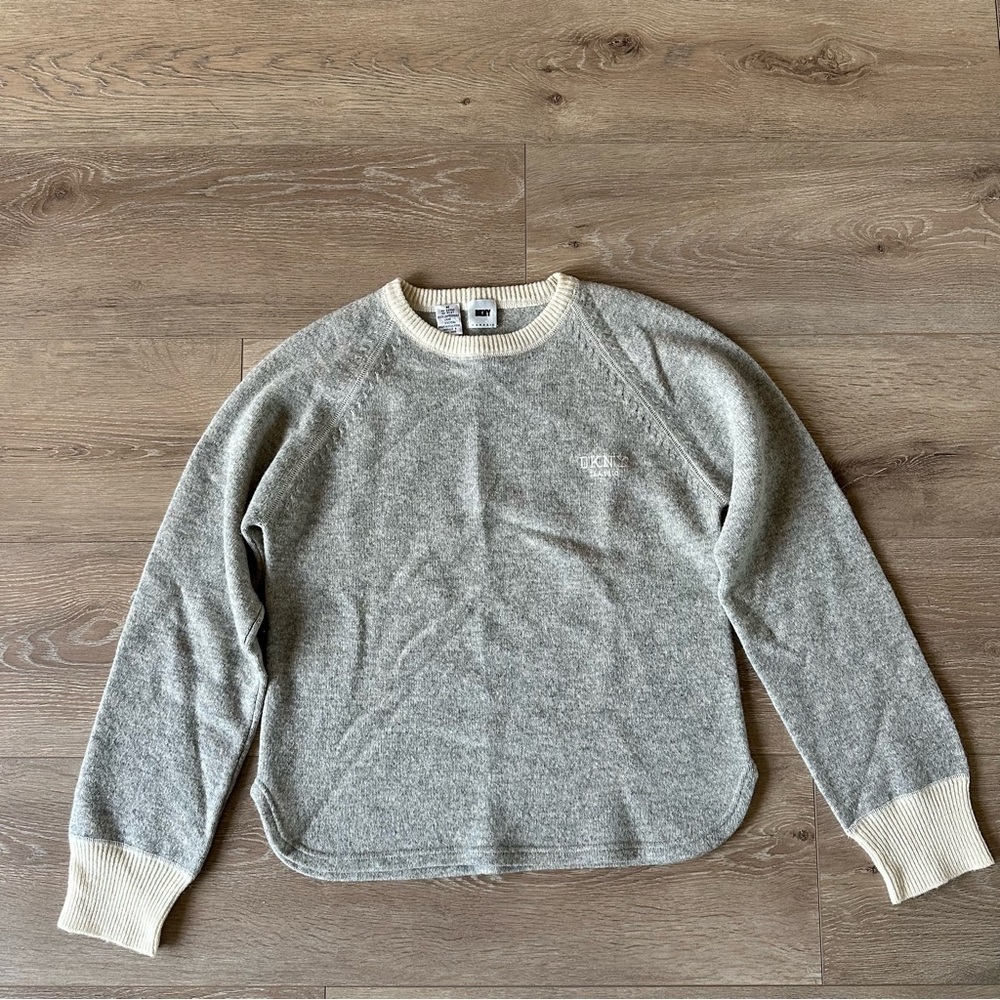 Vintage DKNY 100% Lambswool Sweater Classic Fit M